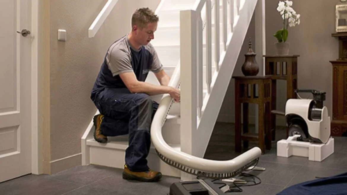 Installation professionnelle monte escalier